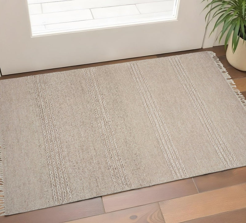 7' X 9' Beige Wool Hand Woven Area Rug