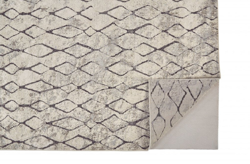 4' X 6' Gray And Ivory Geometric Area Rug