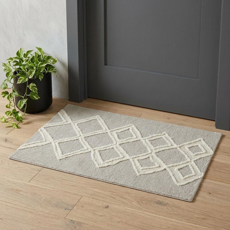 4' X 6' Gray And Ivory Wool Geometric Tufted Handmade Stain Resistant Area Rug
