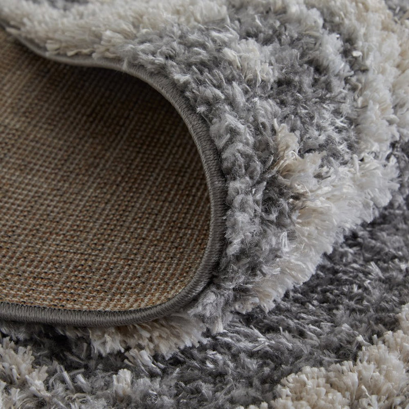 5' X 8' Gray And Ivory Abstract Power Loom Stain Resistant Area Rug